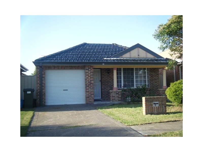 13 Banyule Crt, Wattle Grove NSW 2173