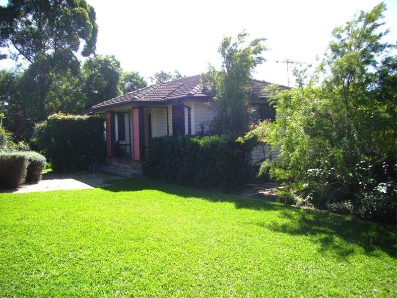 4 Greta Place, Cartwright NSW 2168