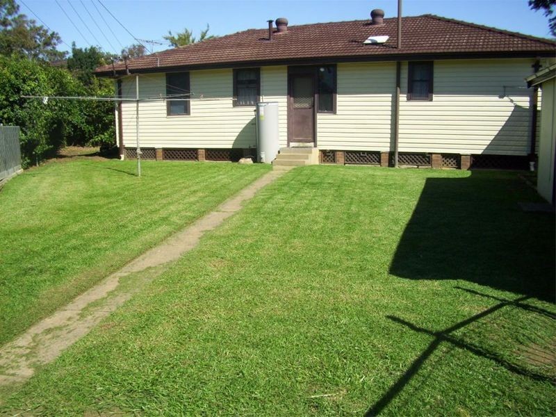 4 Greta Place, Cartwright NSW 2168