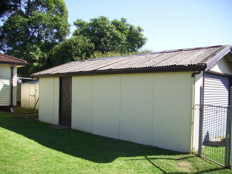 4 Greta Place, Cartwright NSW 2168