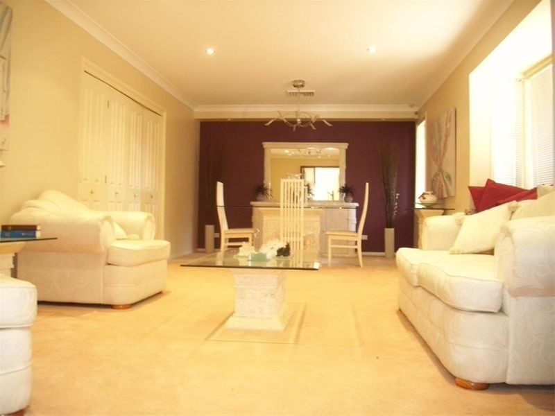 1 Casuarina court, Wattle Grove NSW 2173