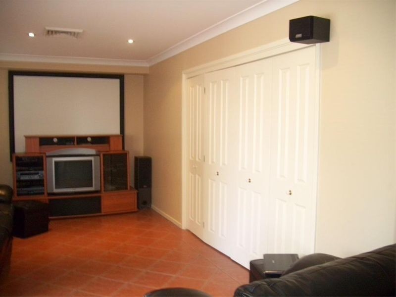 1 Casuarina court, Wattle Grove NSW 2173