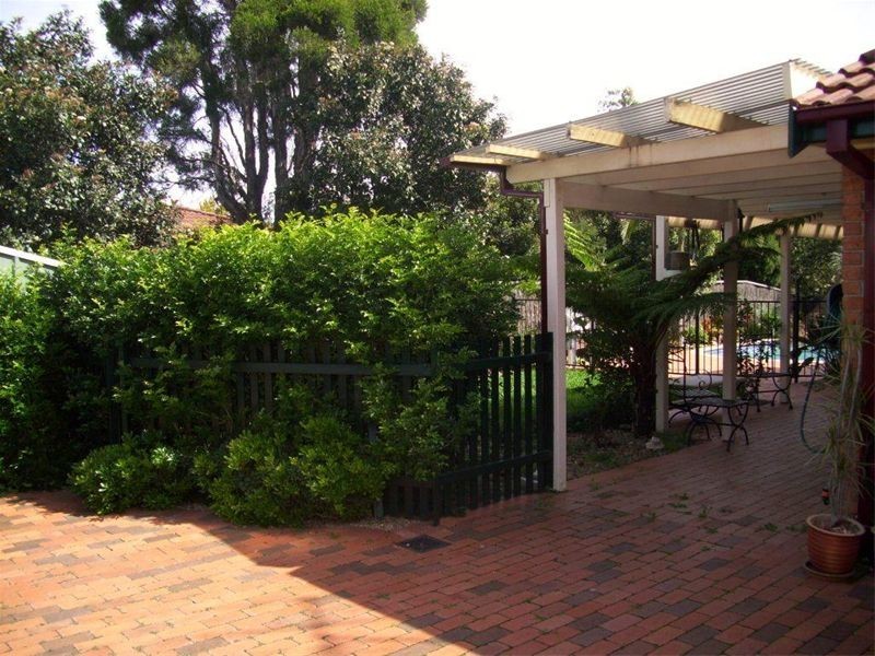 1 Casuarina court, Wattle Grove NSW 2173