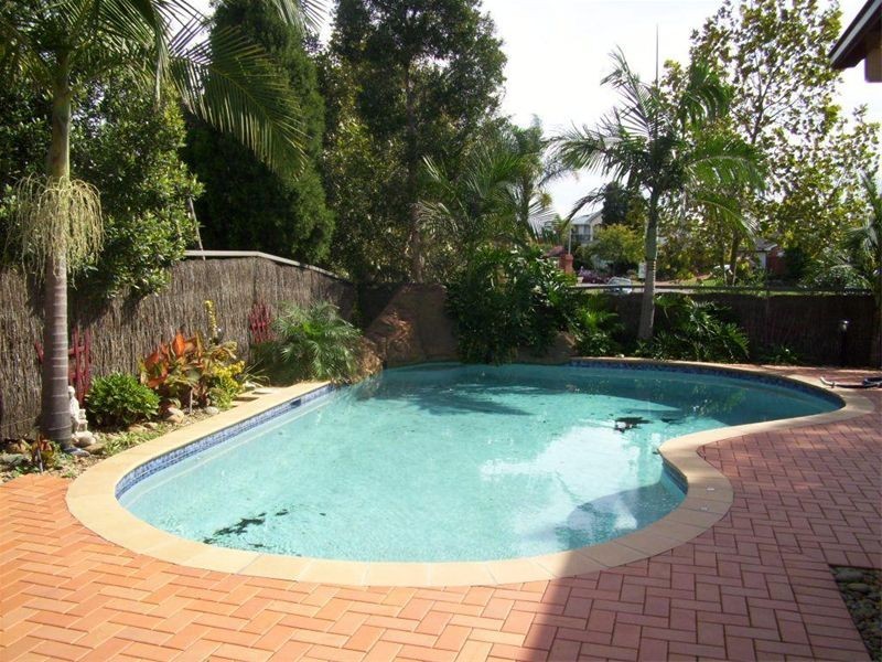 1 Casuarina court, Wattle Grove NSW 2173