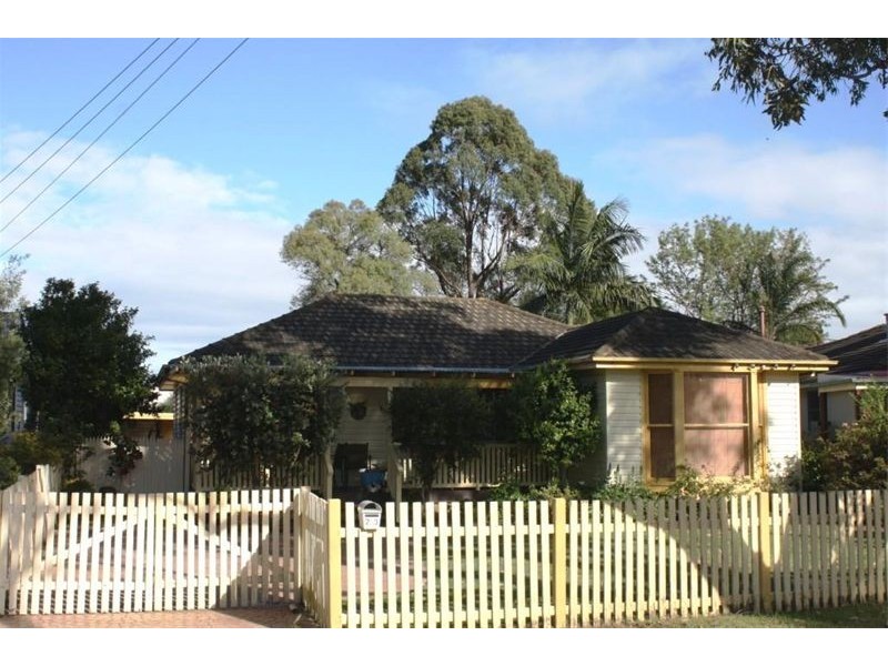 23 Derna rd, Holsworthy NSW 2173