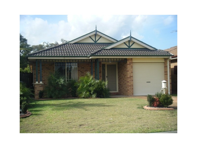 24 Daintree Drive, Wattle Grove NSW 2173