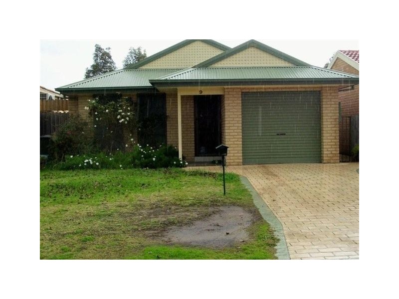 9 Kaputar Crt, Wattle Grove NSW 2173
