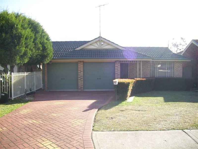 24  Blamey Rd, Wattle Grove NSW 2173