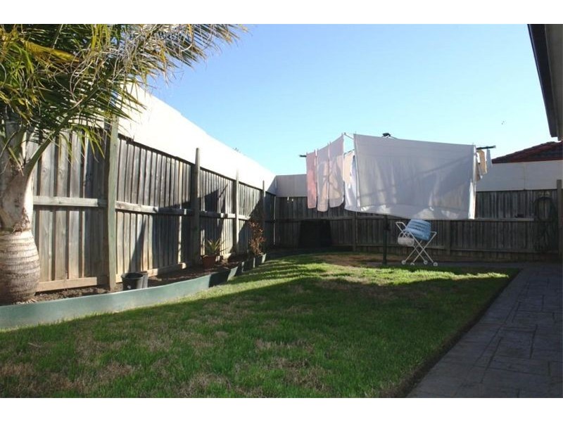 15  Springfield Court, Wattle Grove NSW 2173