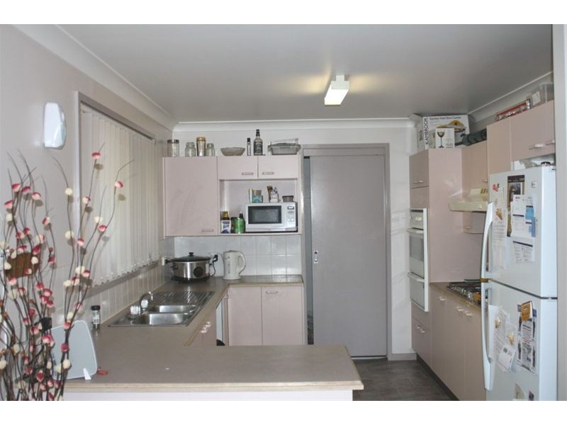 5 Corryton Ct, Wattle Grove NSW 2173