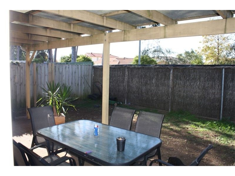 5 Corryton Ct, Wattle Grove NSW 2173