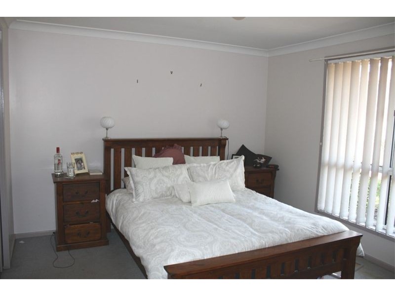 5 Corryton Ct, Wattle Grove NSW 2173