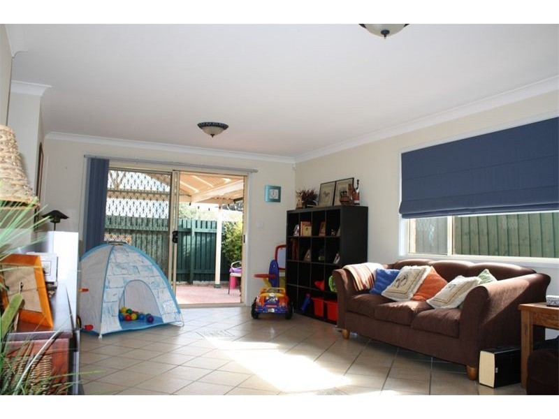 16  Derwent Court, Wattle Grove NSW 2173