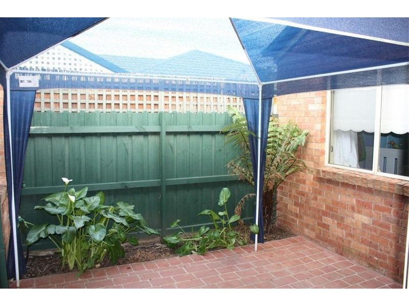 16  Derwent Court, Wattle Grove NSW 2173