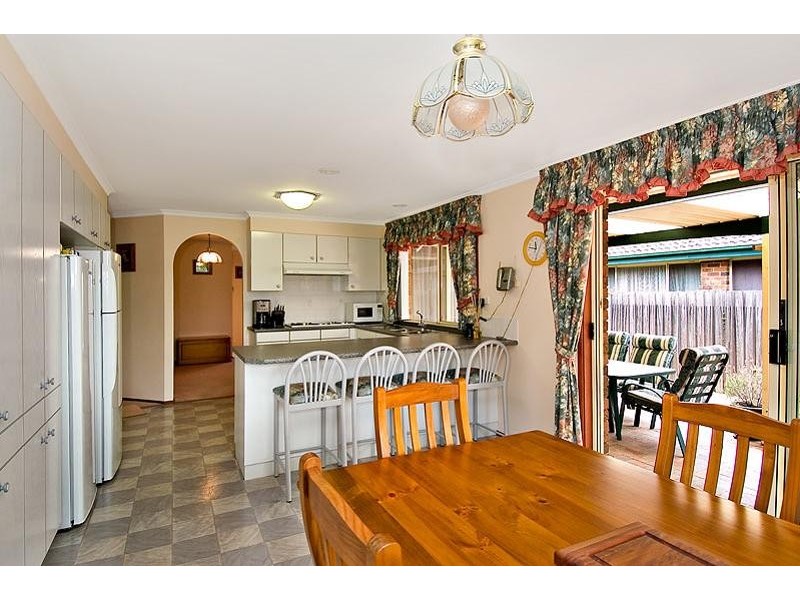 22 Bodalla Court, Wattle Grove NSW 2173