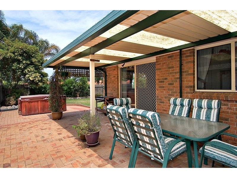 22 Bodalla Court, Wattle Grove NSW 2173