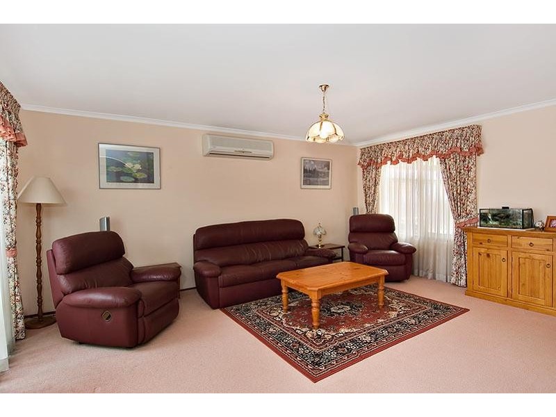 22 Bodalla Court, Wattle Grove NSW 2173