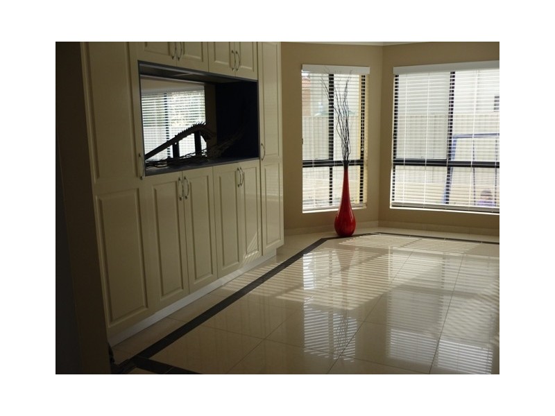 2 Creekwood Drive, Voyager Point NSW 2172