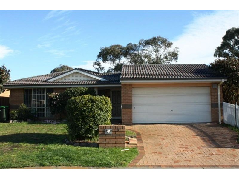 3 Booree Crt, Wattle Grove NSW 2173