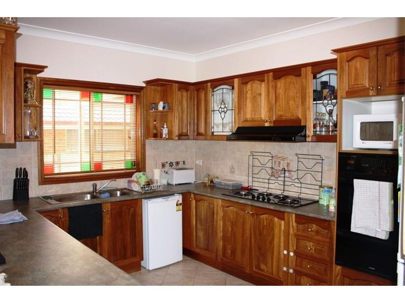 34 Lyndhurst Court, Wattle Grove NSW 2173