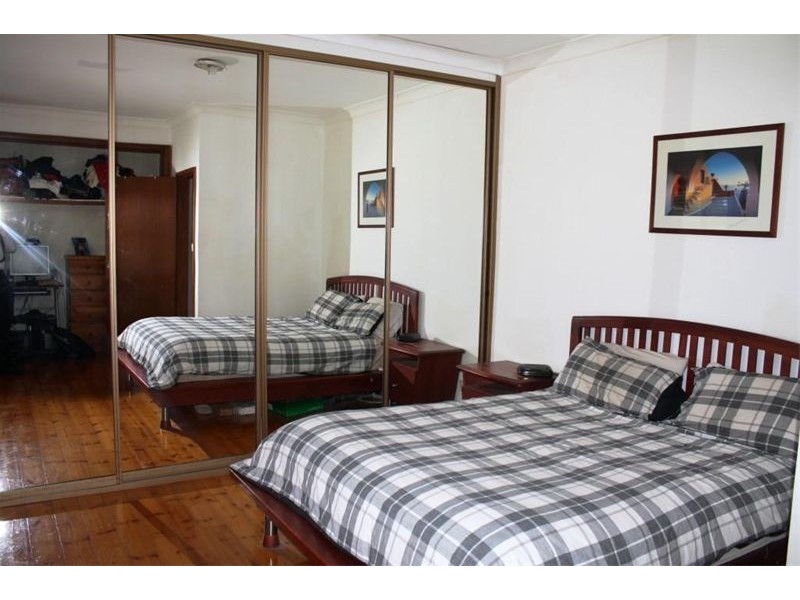 8  Bridges Ave, Wattle Grove NSW 2173