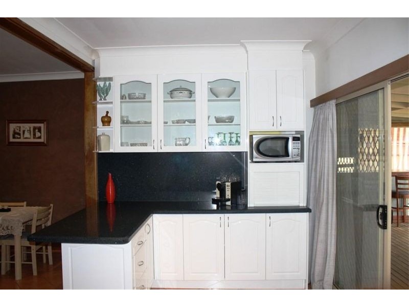 8  Bridges Ave, Wattle Grove NSW 2173