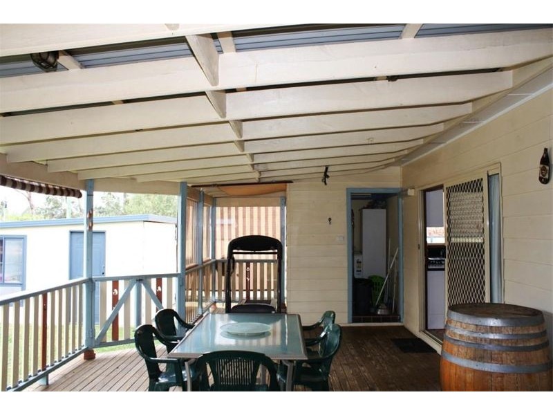 8  Bridges Ave, Wattle Grove NSW 2173