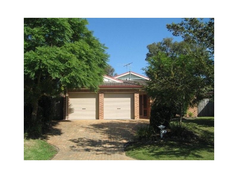 4 Barwon Crt, Wattle Grove NSW 2173