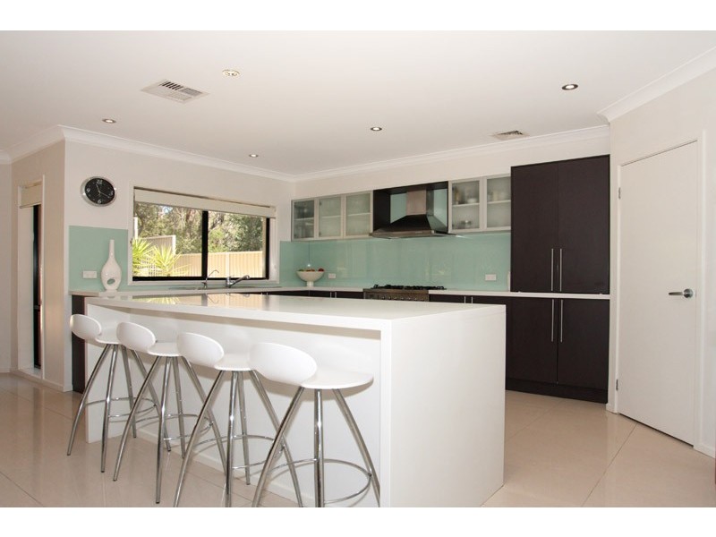 27  Riverview Rd, Pleasure Point NSW 2172