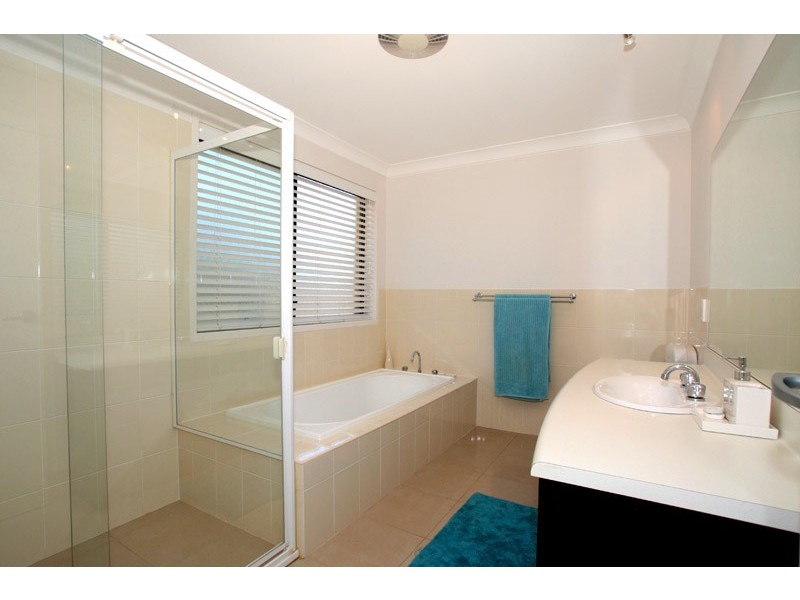 27  Riverview Rd, Pleasure Point NSW 2172