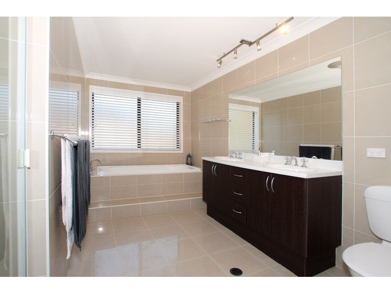 27  Riverview Rd, Pleasure Point NSW 2172