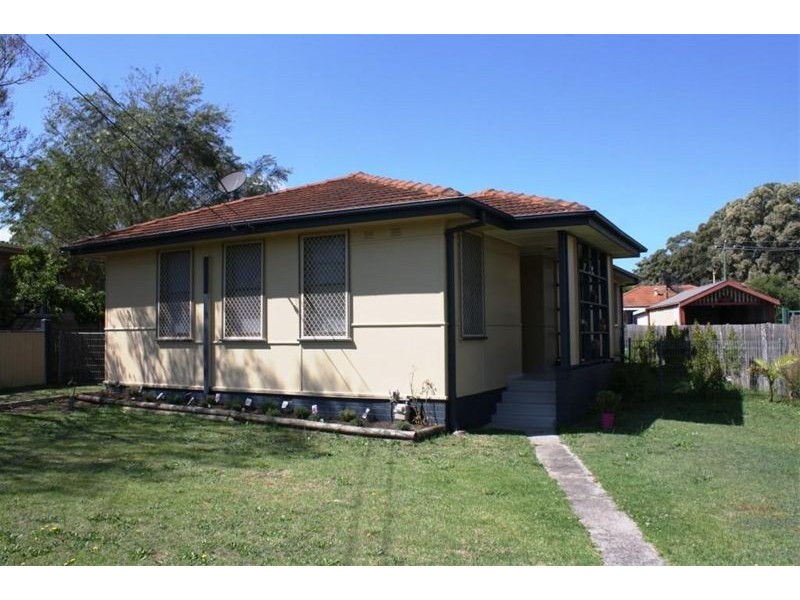 23 Huon Cres, Holsworthy NSW 2173