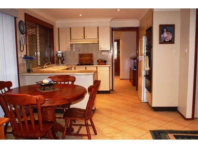 30  Paroo Crt, Wattle Grove NSW 2173
