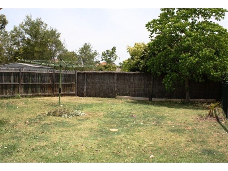 15 Tomago Crt, Wattle Grove NSW 2173