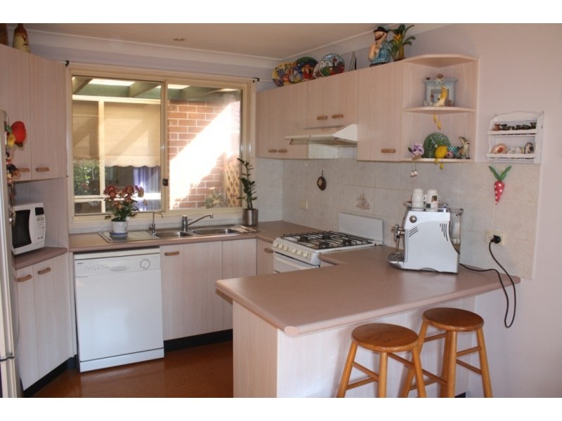 25  Martindale Crt, Wattle Grove NSW 2173