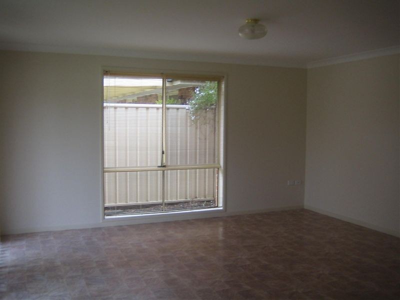 11 Larra Crt, Wattle Grove NSW 2173