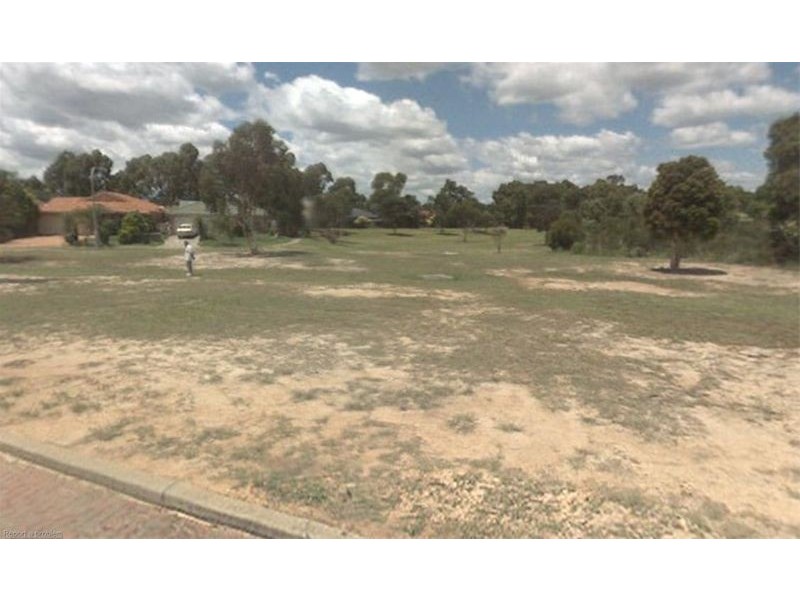 11 Larra Crt, Wattle Grove NSW 2173