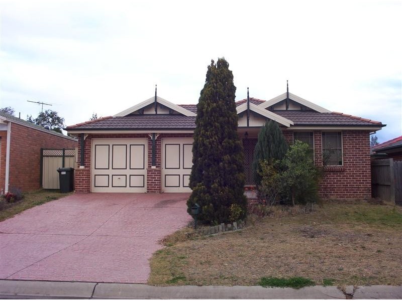 11 Alexandrina Court, Wattle Grove NSW 2173