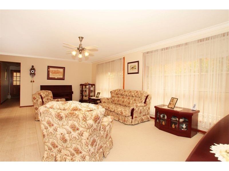 4  Peri Crt, Wattle Grove NSW 2173