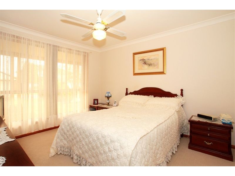 4  Peri Crt, Wattle Grove NSW 2173
