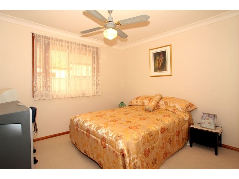 4  Peri Crt, Wattle Grove NSW 2173