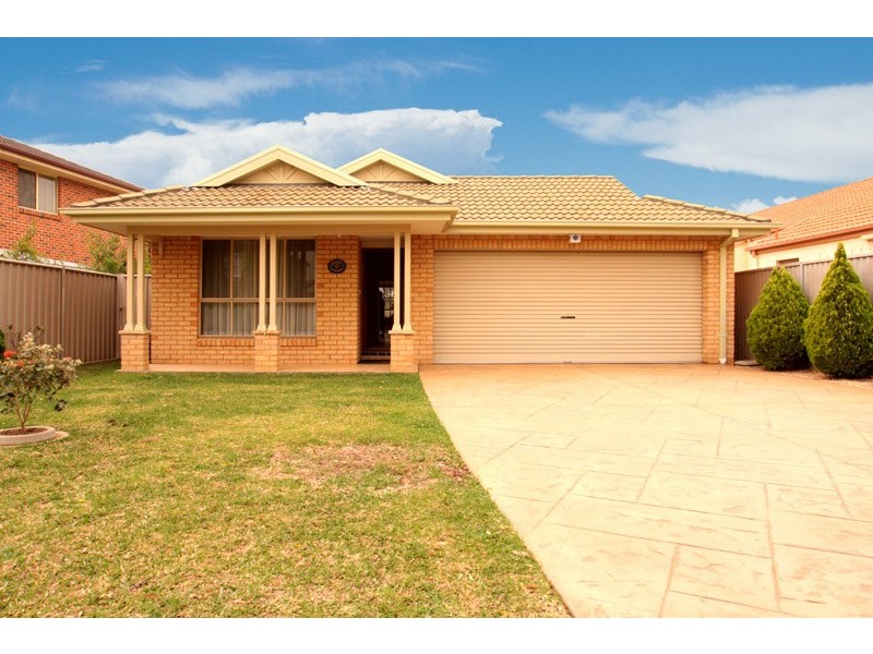 4  Peri Crt, Wattle Grove NSW 2173