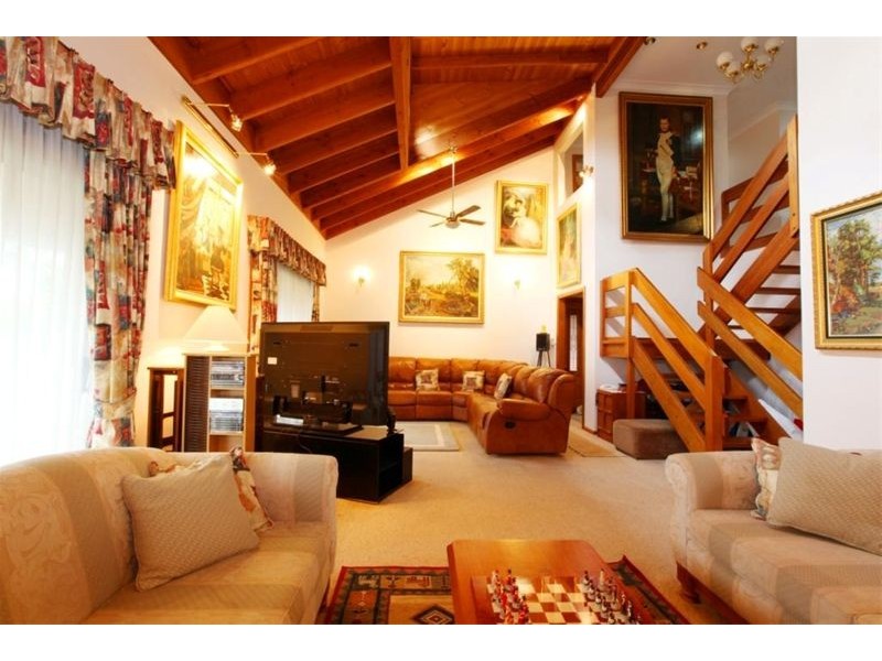 5  Trentham Park Crt, Wattle Grove NSW 2173