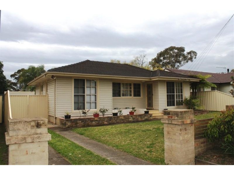 80 Derna Road, Holsworthy NSW 2173