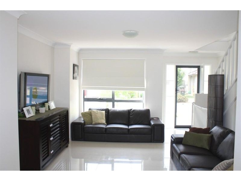 8  Whitfield Pde, Hammondville NSW 2170