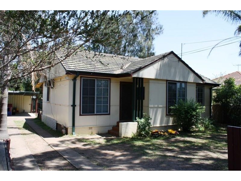 5 Salamaua Cres, Holsworthy NSW 2173