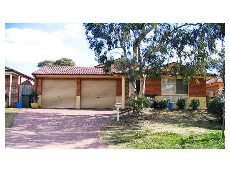 3  Namoi Crt, Wattle Grove NSW 2173