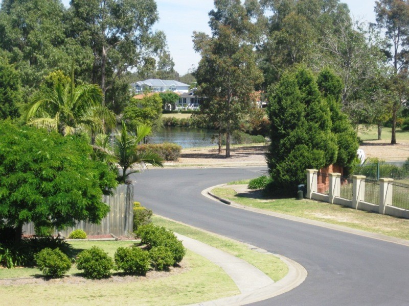 2 Eildon Court, Wattle Grove NSW 2173