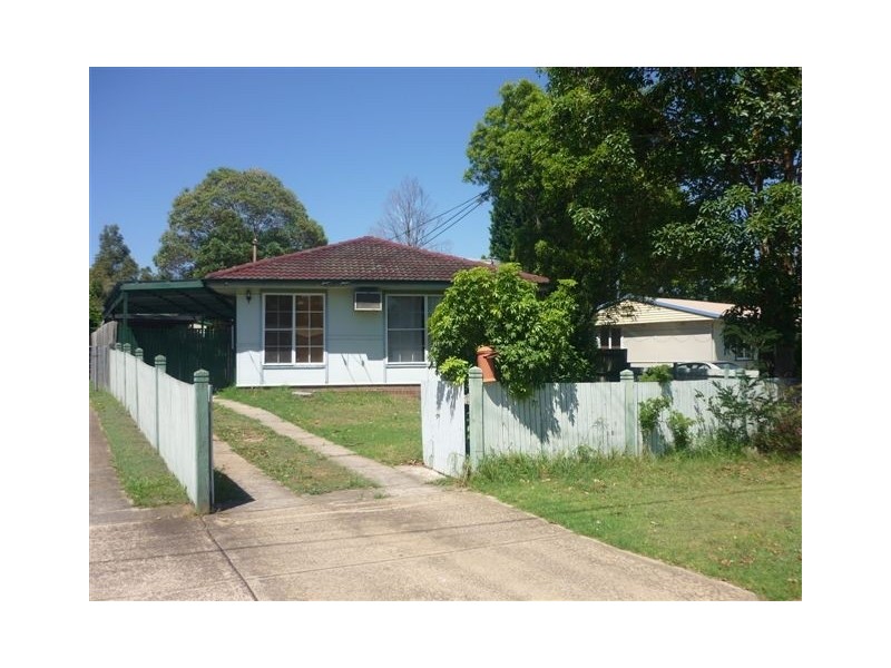 21 Miri Cres, Holsworthy NSW 2173
