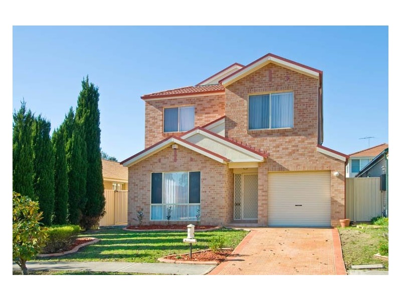37 Woodlake Crt, Wattle Grove NSW 2173